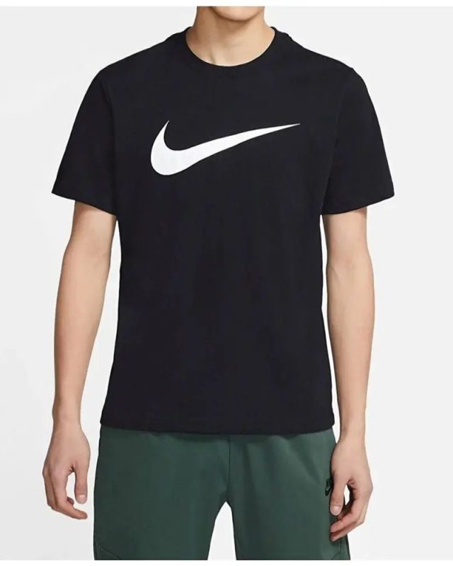 Nike Big Swoosh tee black